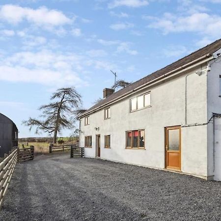 Upper Caerfaelog Farmhouse Llanbister ภายนอก รูปภาพ