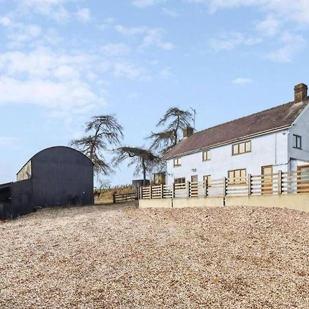 Upper Caerfaelog Farmhouse Llanbister ภายนอก รูปภาพ