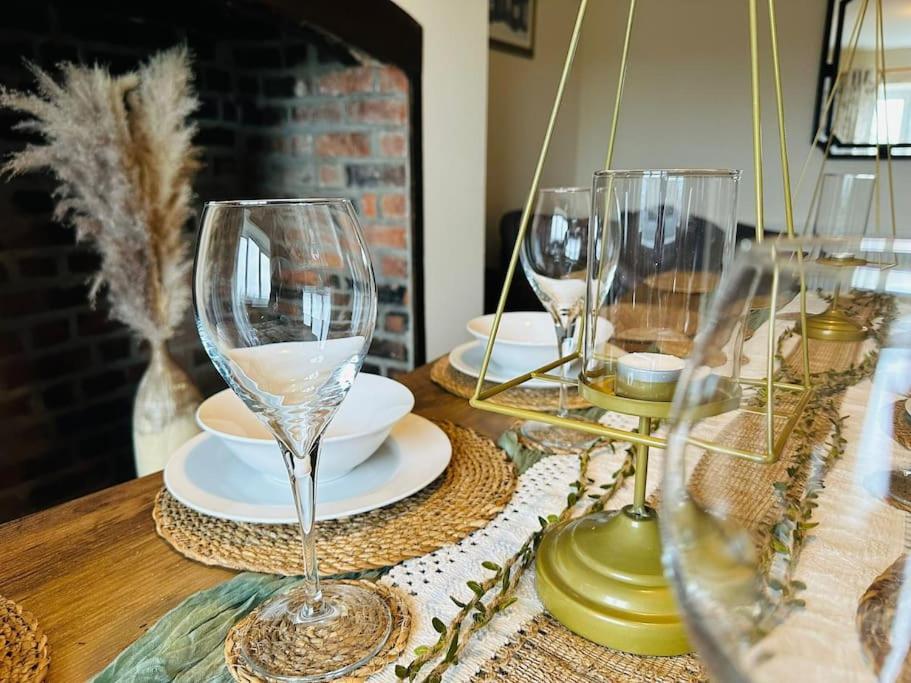 Upper Caerfaelog Farmhouse Llanbister ภายนอก รูปภาพ