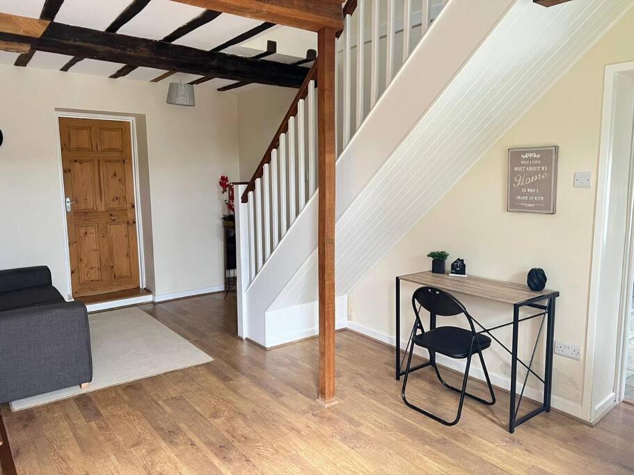Upper Caerfaelog Farmhouse Llanbister ภายนอก รูปภาพ