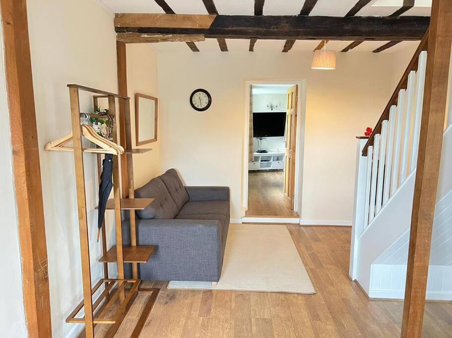 Upper Caerfaelog Farmhouse Llanbister ภายนอก รูปภาพ